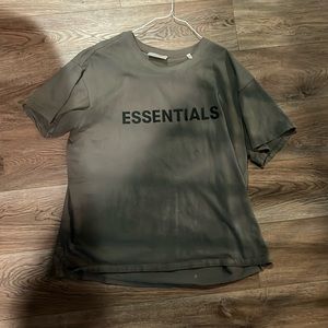 Essentials t-shirt
